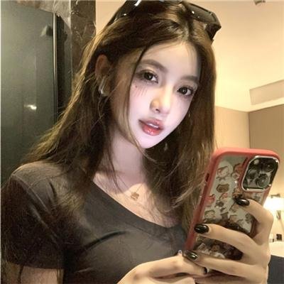 隔楼女孩：我们之间的层距